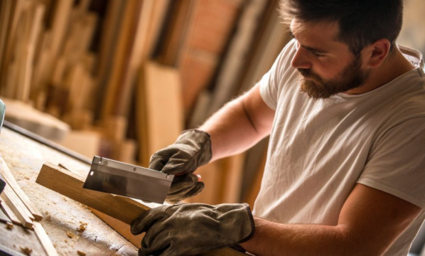 How-To-Become-a-Carpenter-Complete-Guide-1140x665